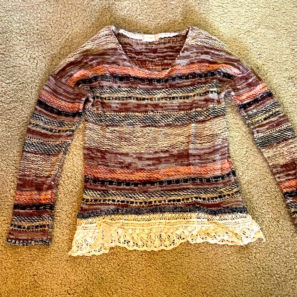Womens sweater. Cute trimming on the bottom. Size small. From altar’s state.